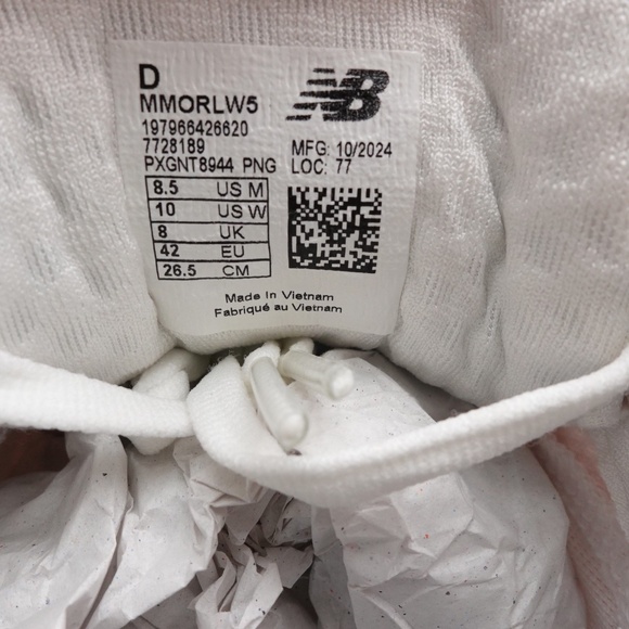 NEW New Balance Fresh Foam X More v5 Sneakers MMORLW5 - Picture 2 of 7